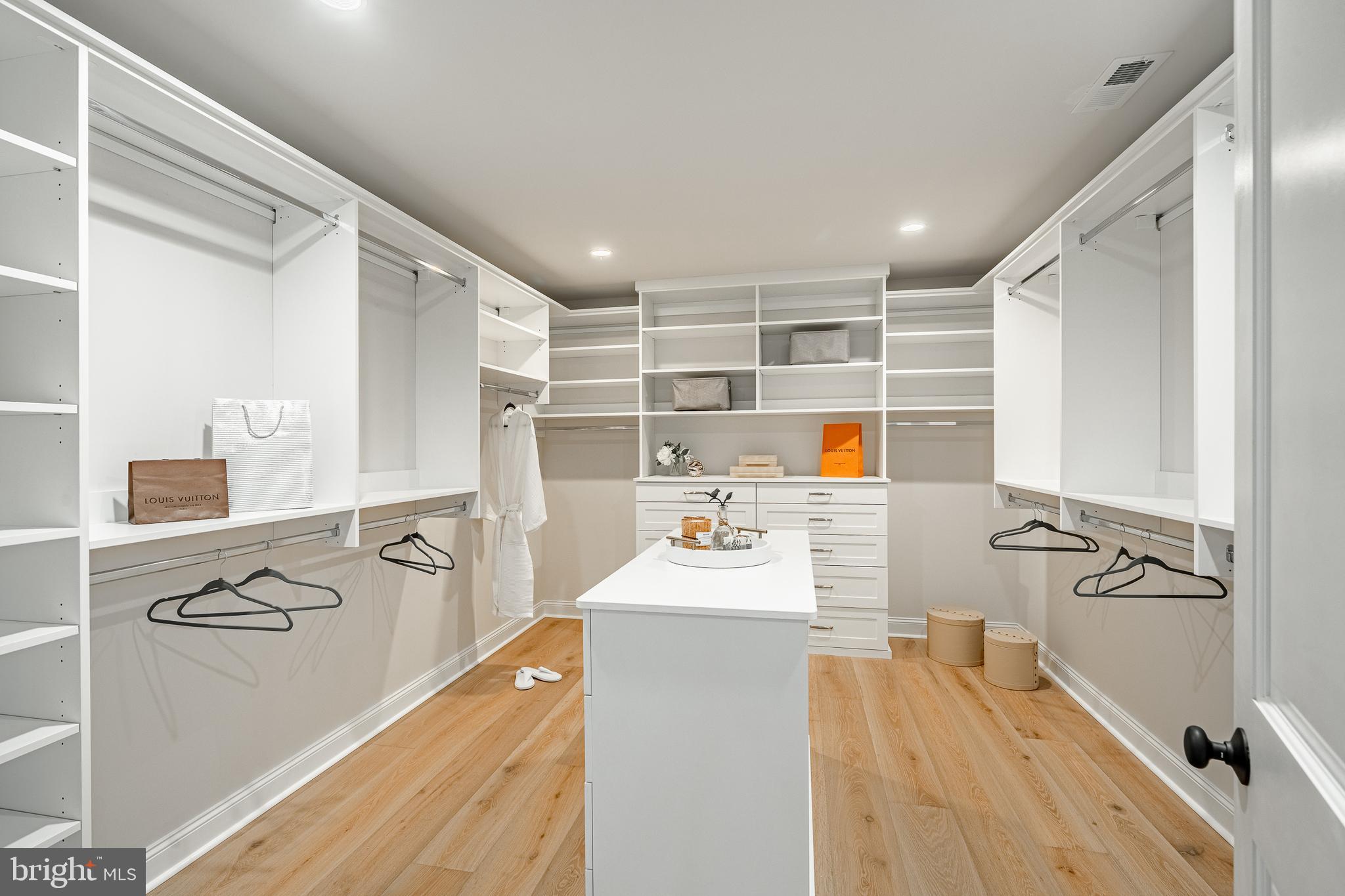 WYNNEWOOD - Residential