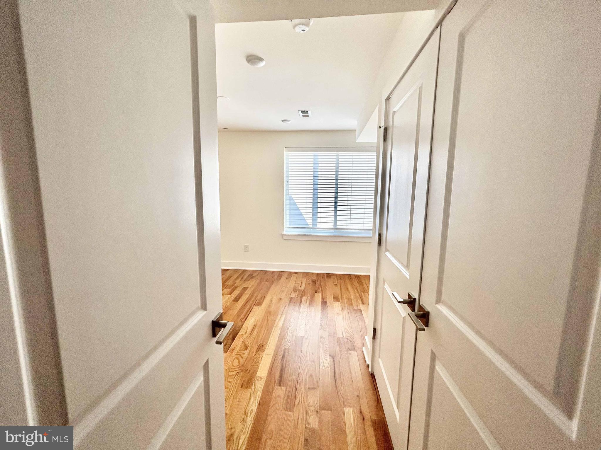 402 N FRONT STREET 4