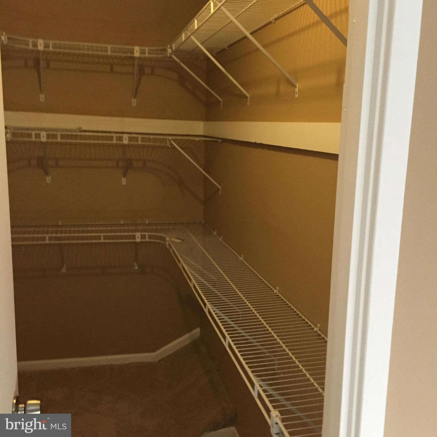 LAKE BRADDOCK - Residential