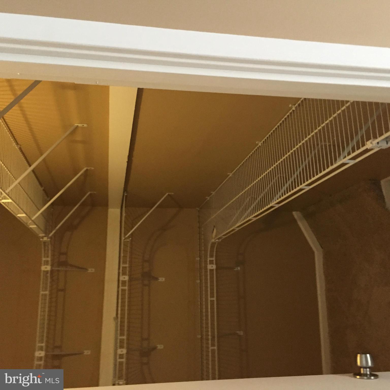 LAKE BRADDOCK - Residential