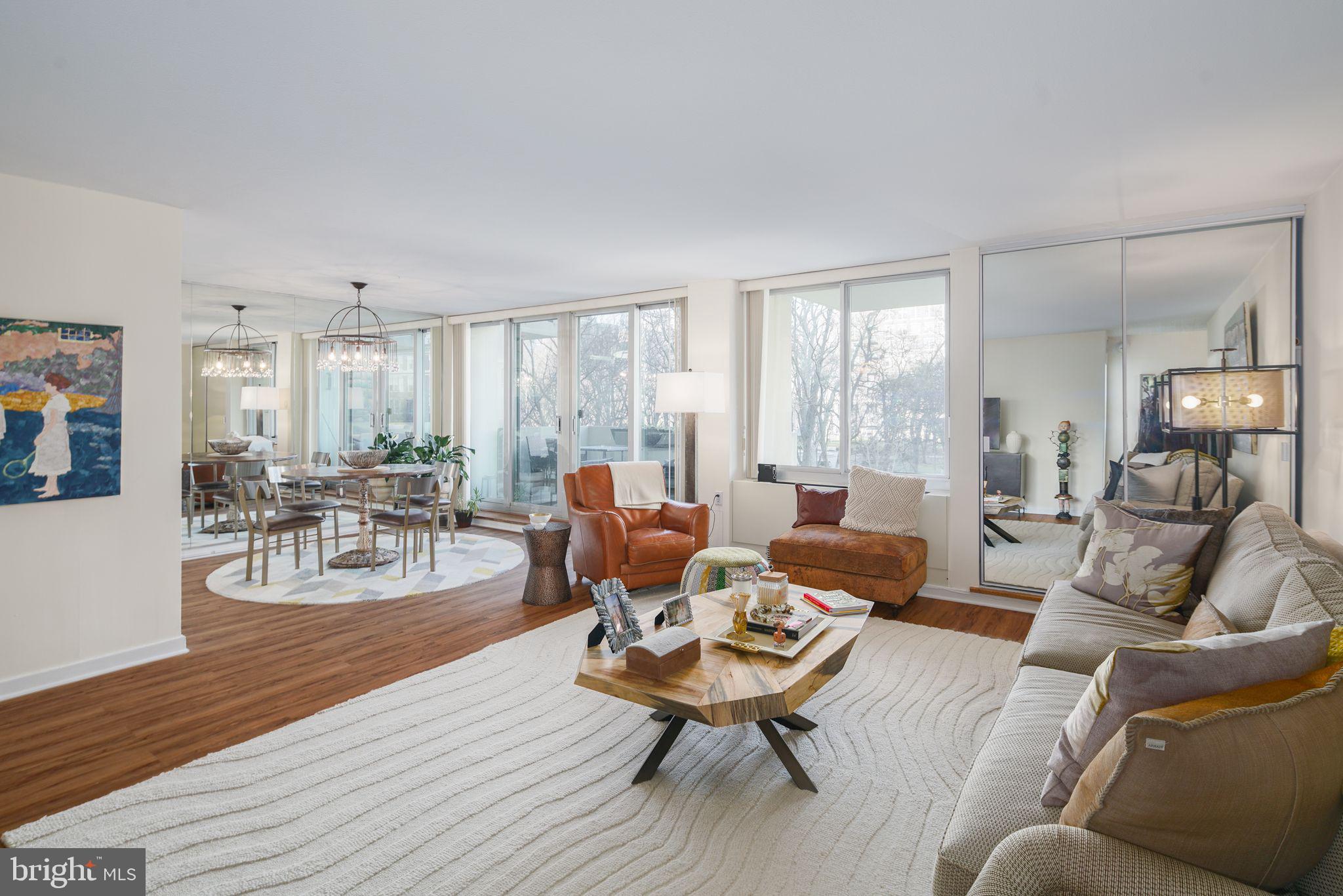 SOCIETY HILL - Residential