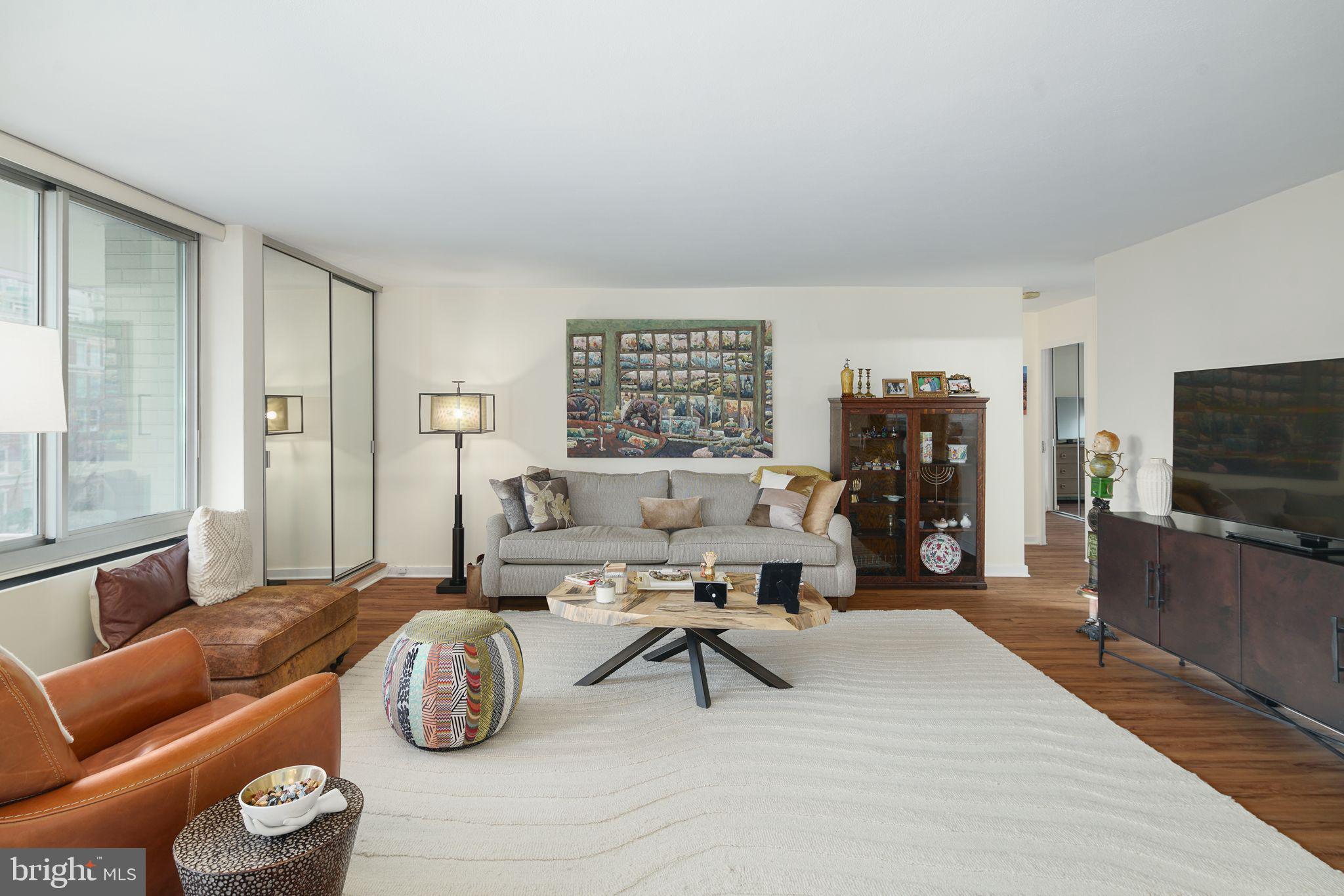SOCIETY HILL - Residential