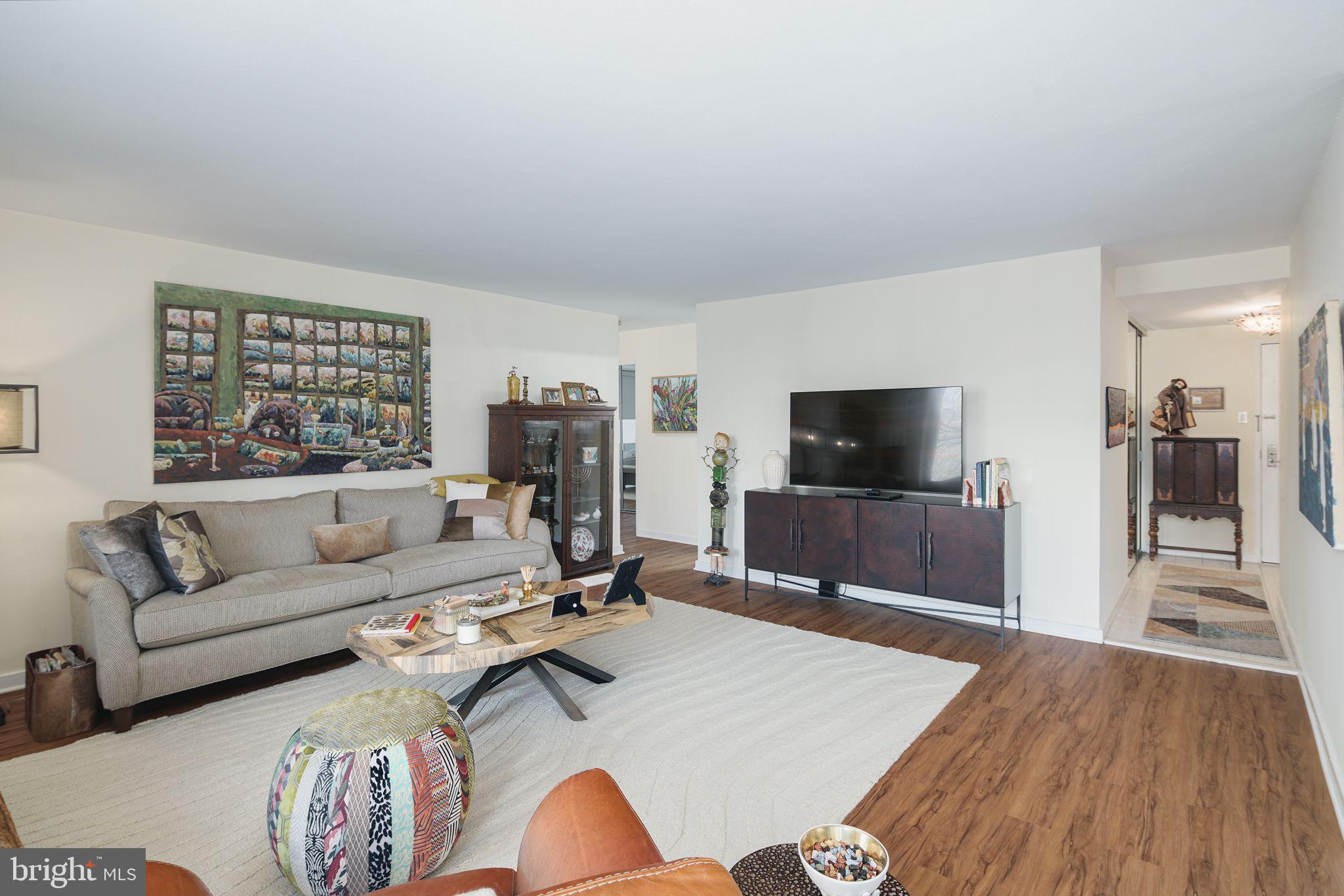 SOCIETY HILL - Residential