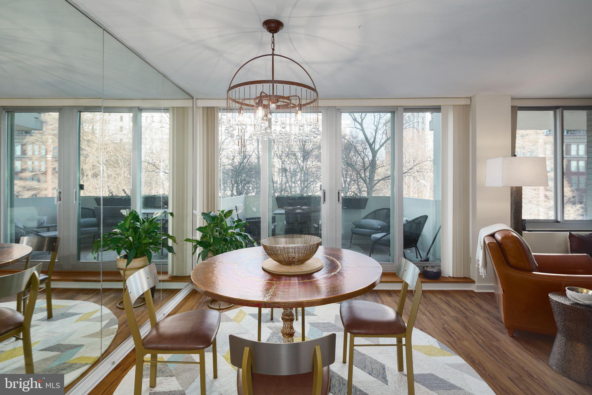 SOCIETY HILL - Residential