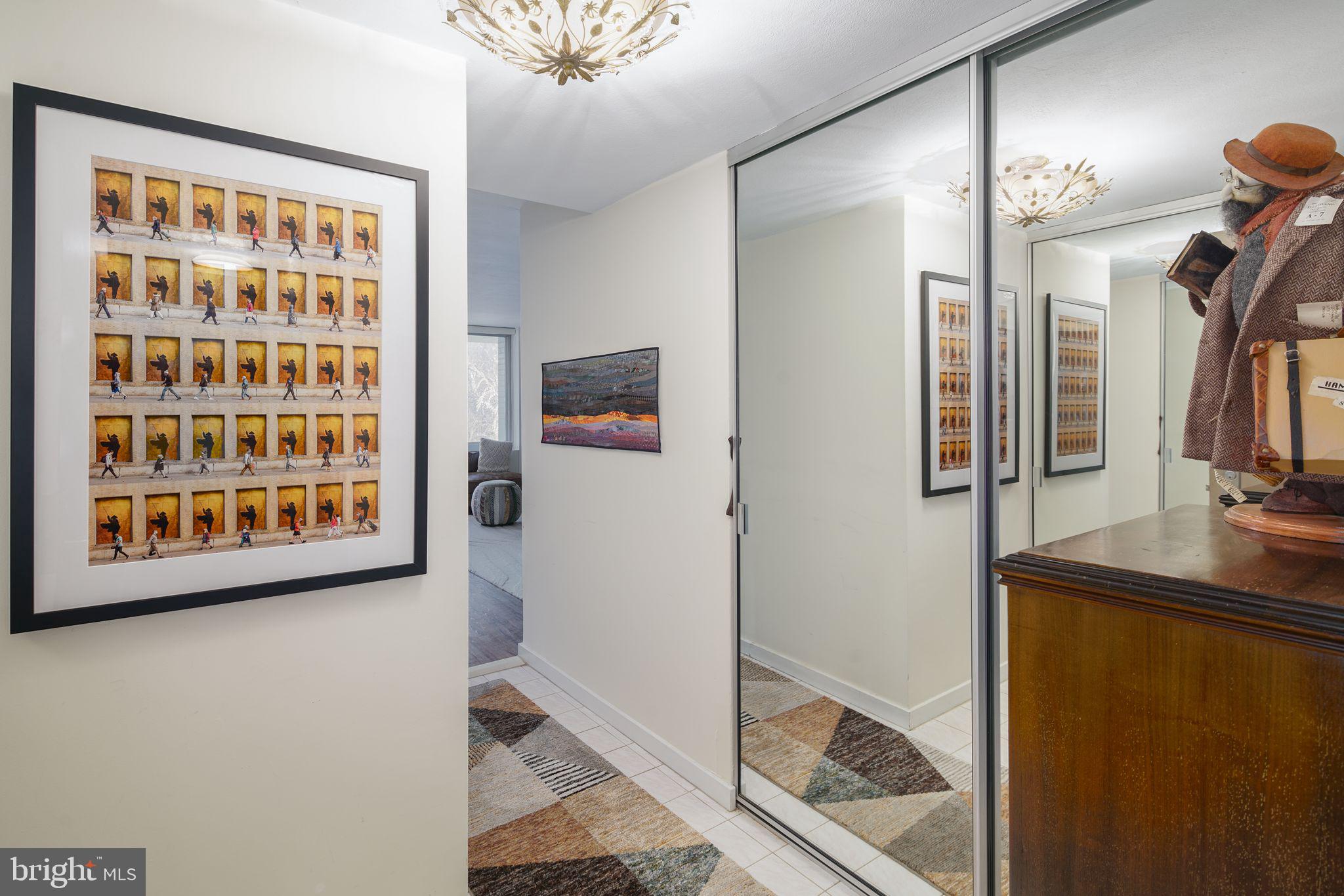 SOCIETY HILL - Residential