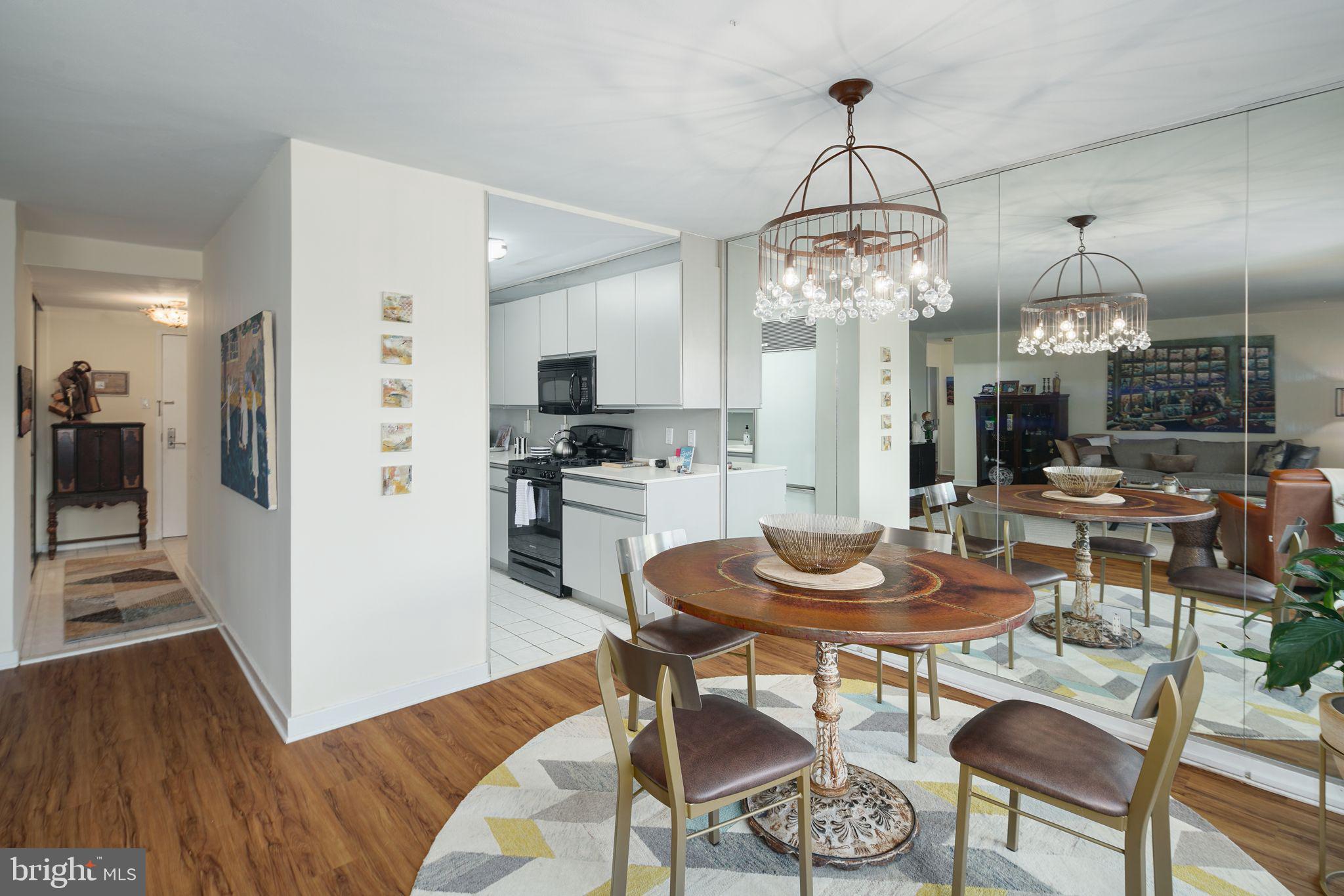 SOCIETY HILL - Residential
