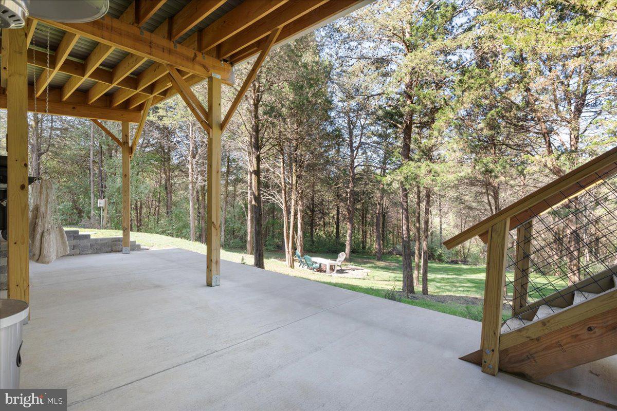 HIDDEN RIVER FARM - Residential Lease