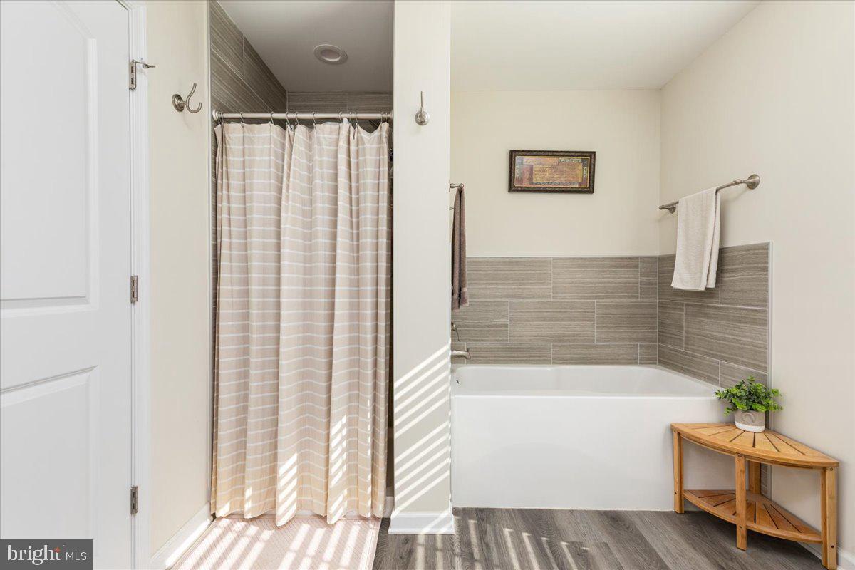 HIDDEN RIVER FARM - Residential Lease