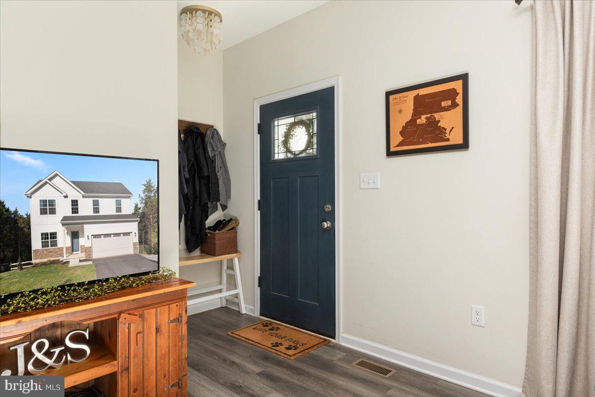 HIDDEN RIVER FARM - Residential Lease