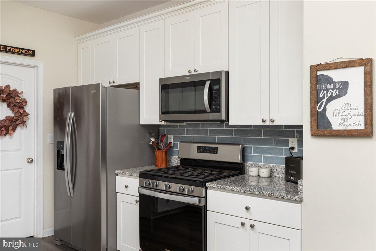 HIDDEN RIVER FARM - Residential Lease