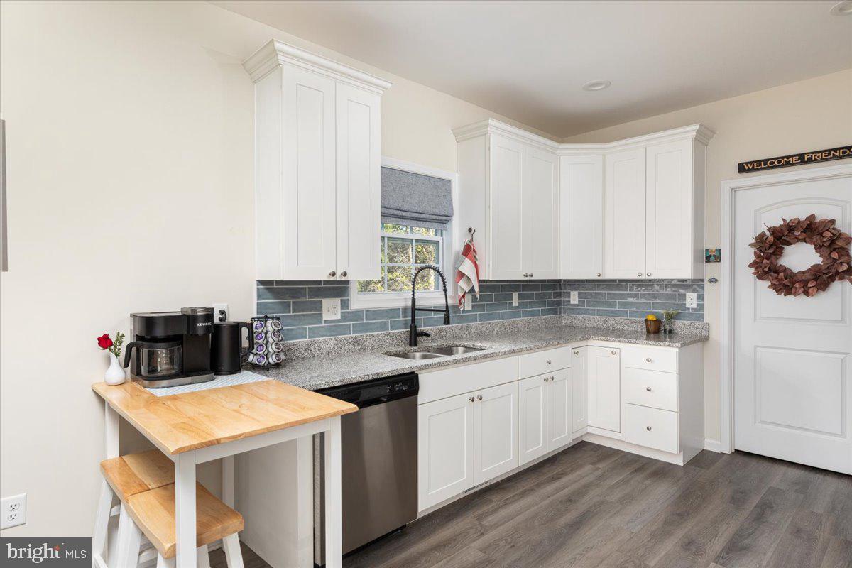 HIDDEN RIVER FARM - Residential Lease