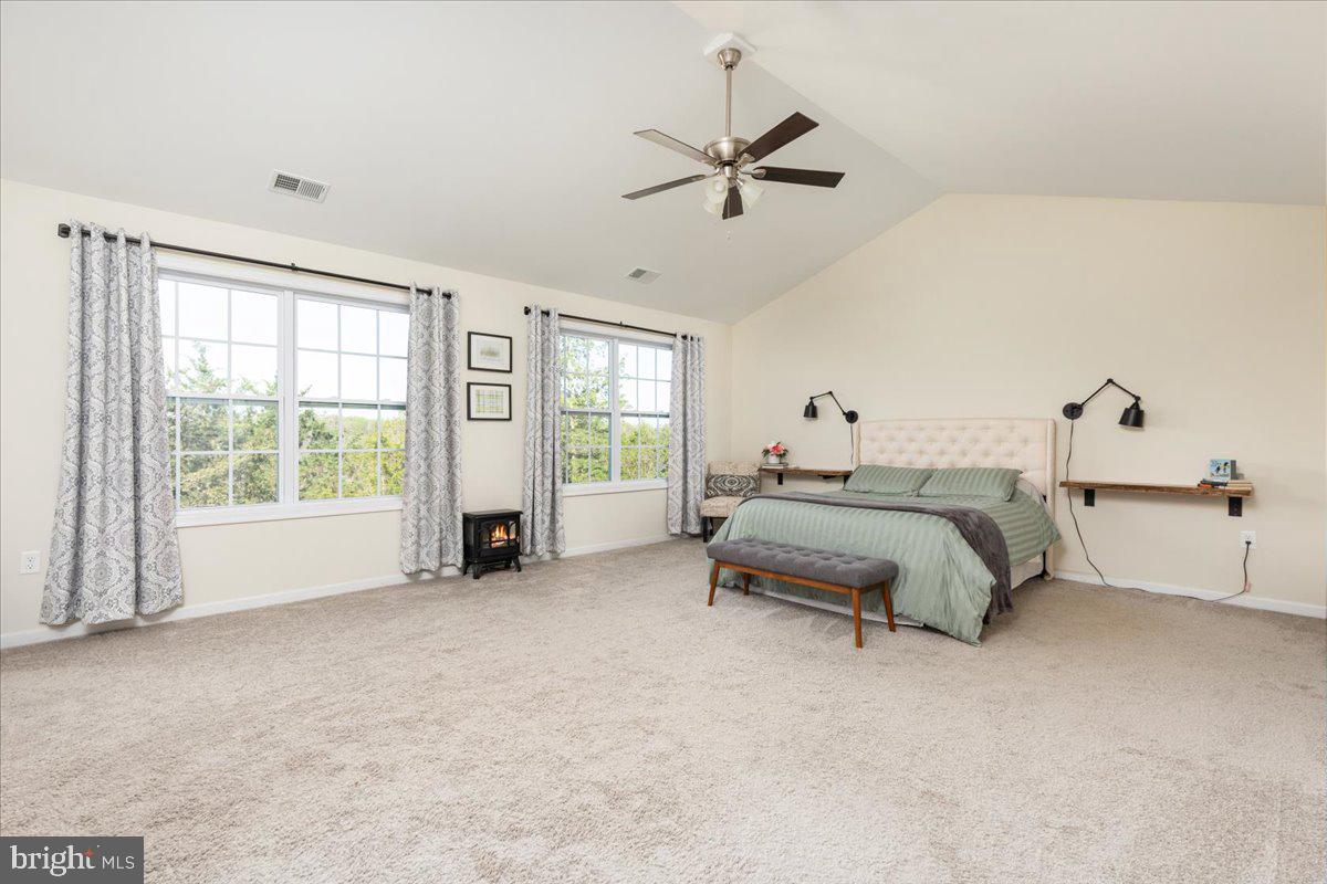 HIDDEN RIVER FARM - Residential Lease