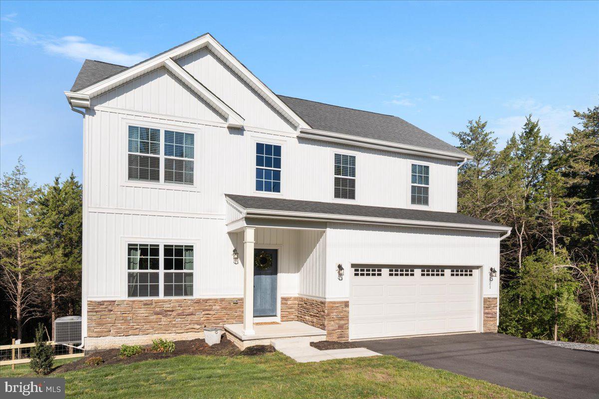 HIDDEN RIVER FARM - Residential Lease