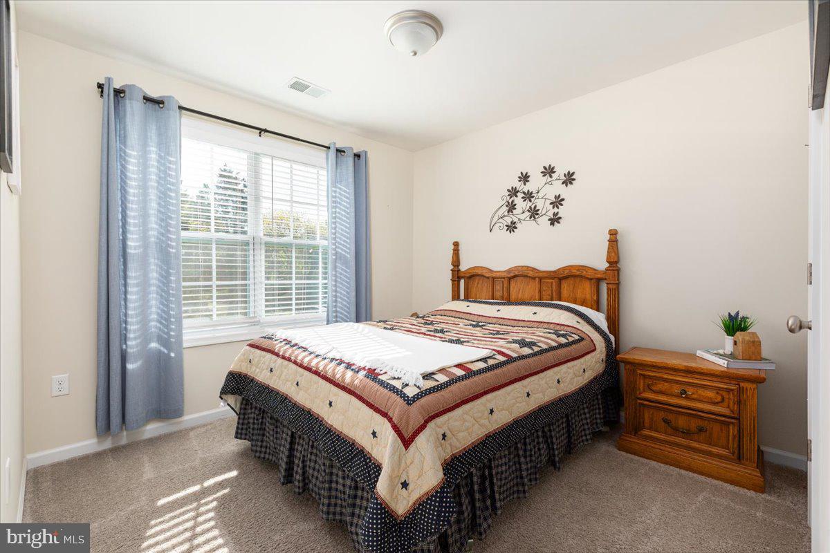 HIDDEN RIVER FARM - Residential Lease