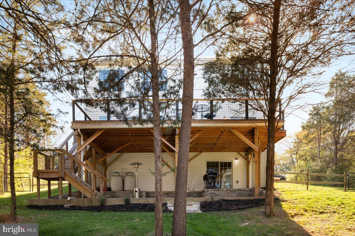 HIDDEN RIVER FARM - Residential Lease