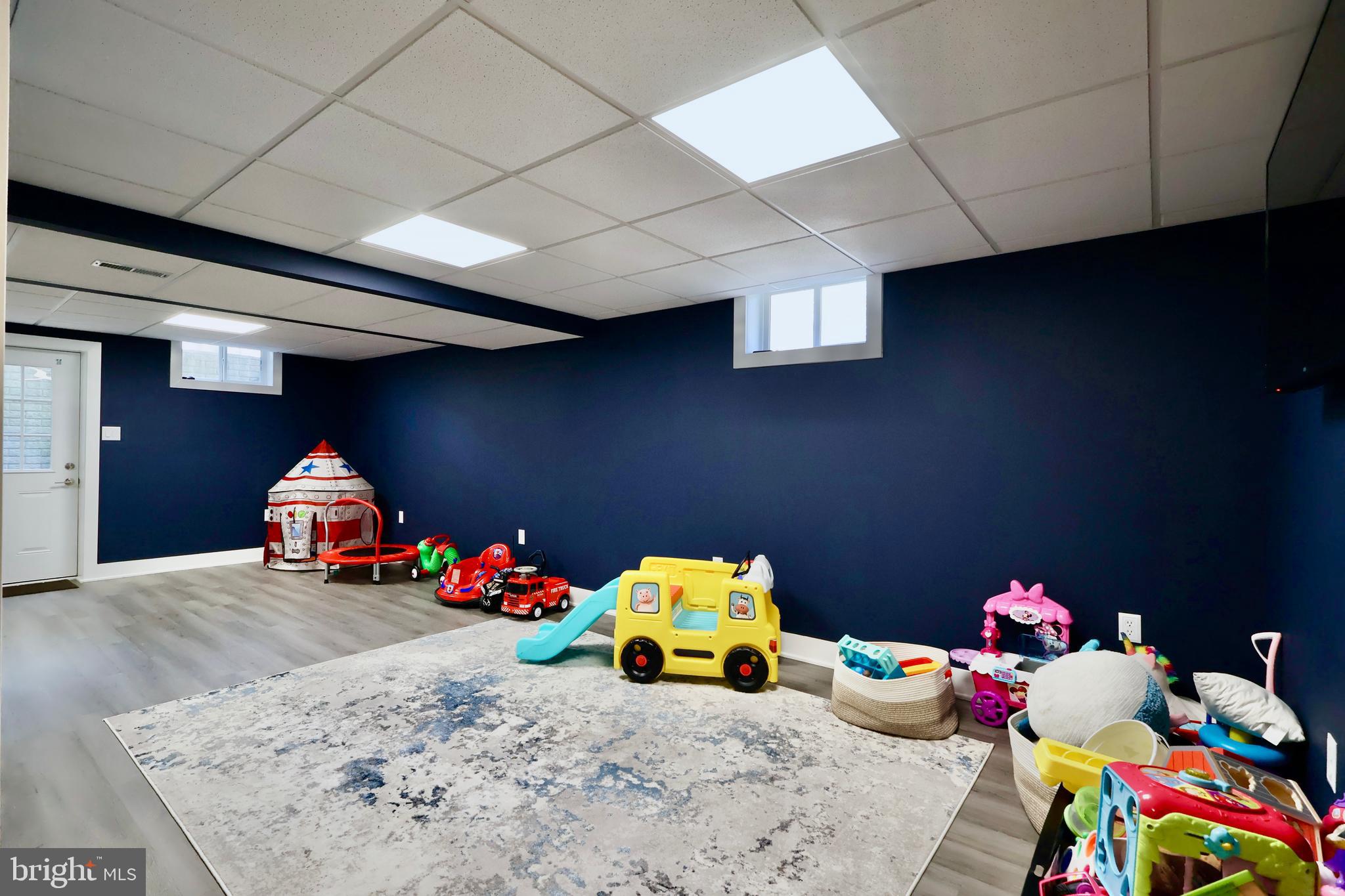 AUGUST RUN - Residential