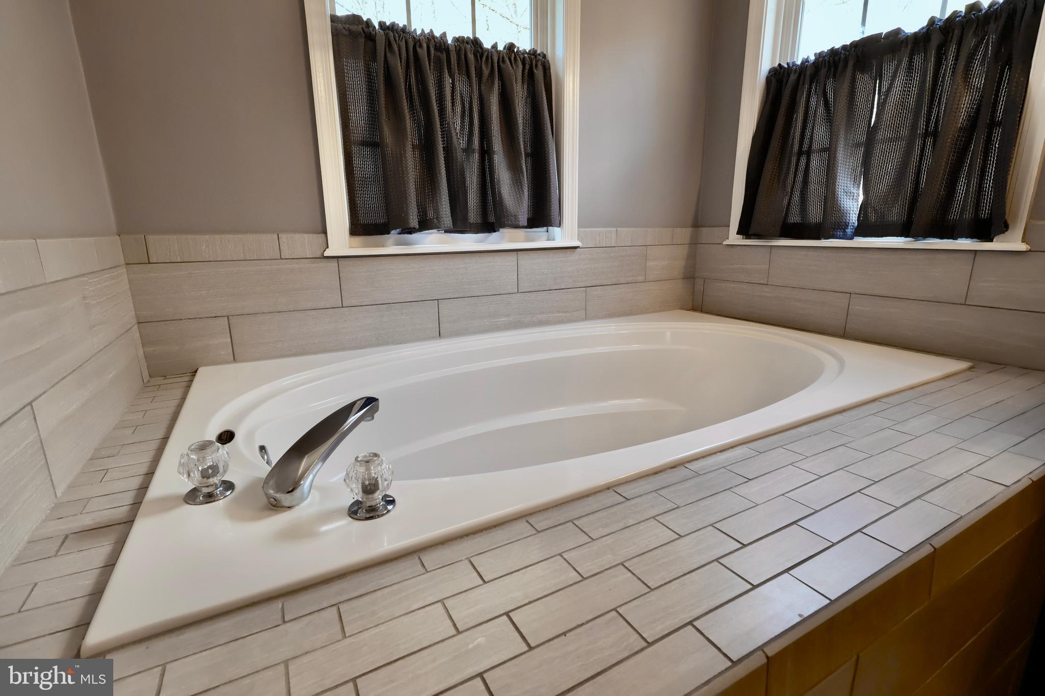 AUGUST RUN - Residential