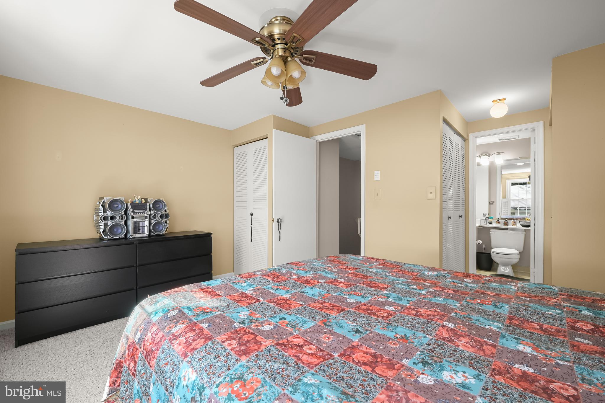 ESSEX PLACE - Residential