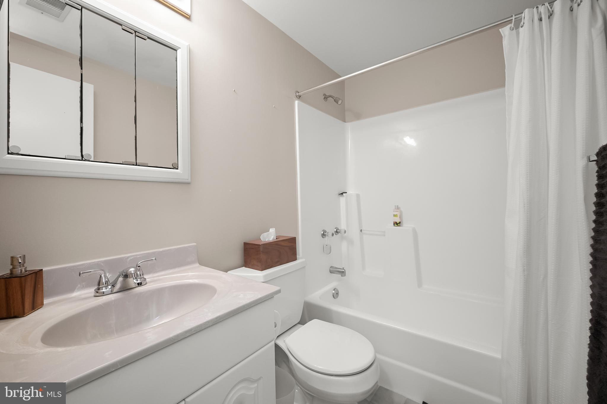 ESSEX PLACE - Residential