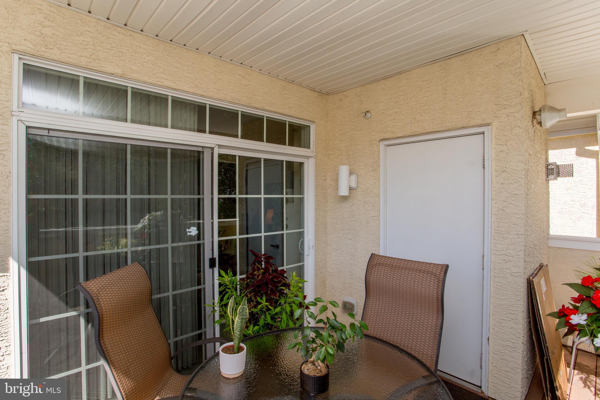 MERIDIAN VALLEY SQ - Residential