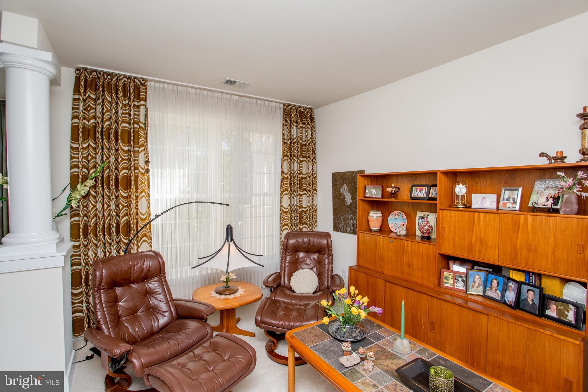 MERIDIAN VALLEY SQ - Residential