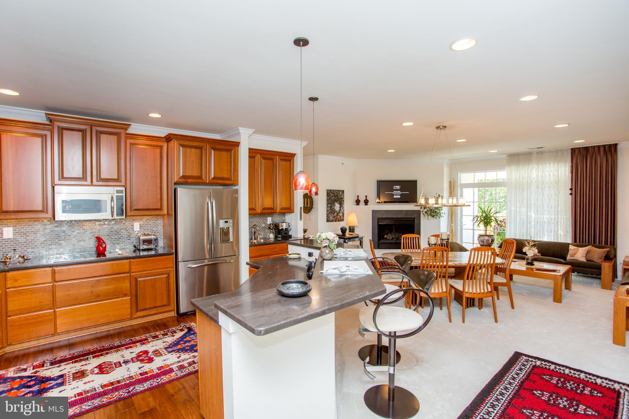 MERIDIAN VALLEY SQ - Residential