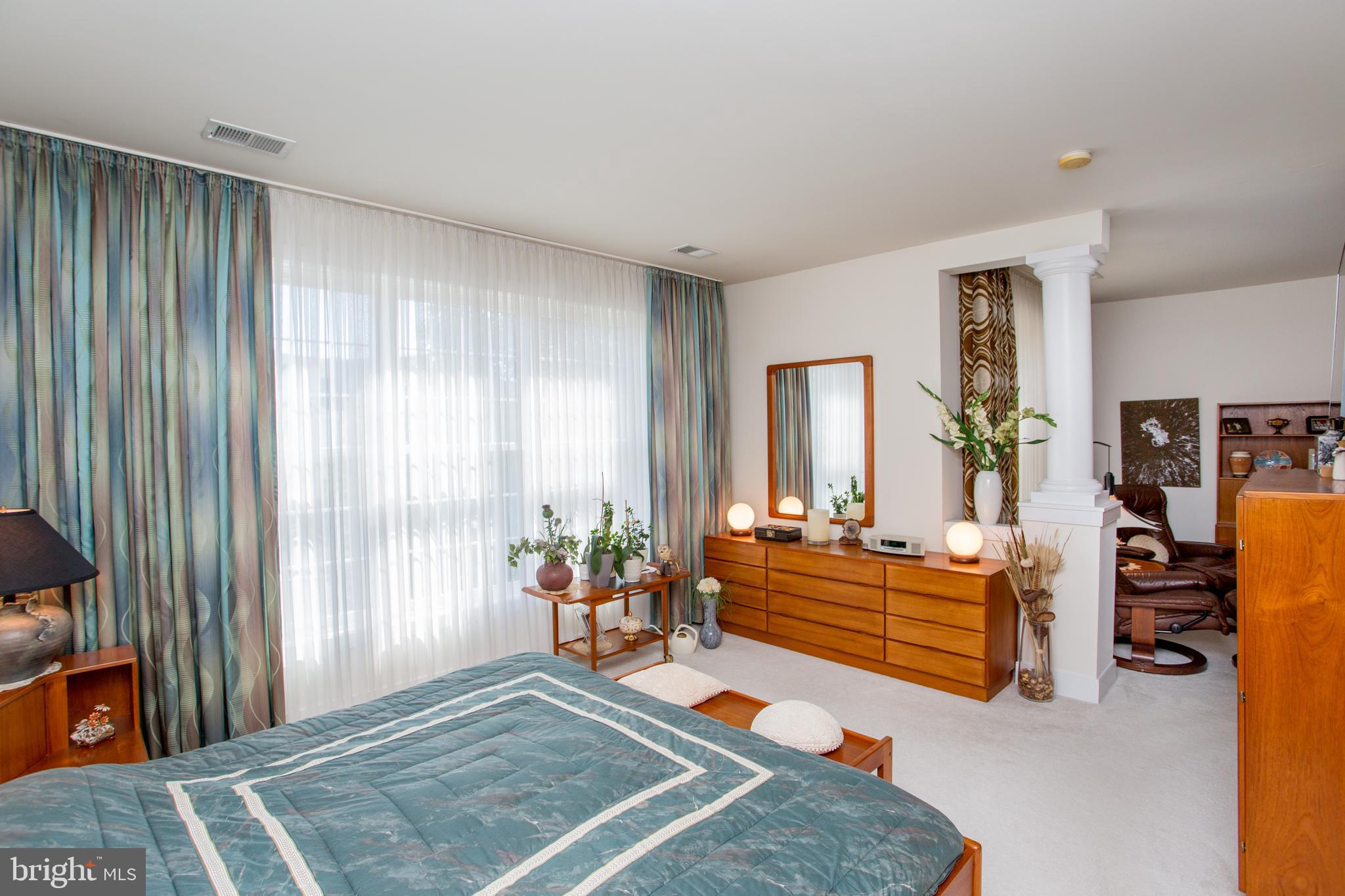 MERIDIAN VALLEY SQ - Residential