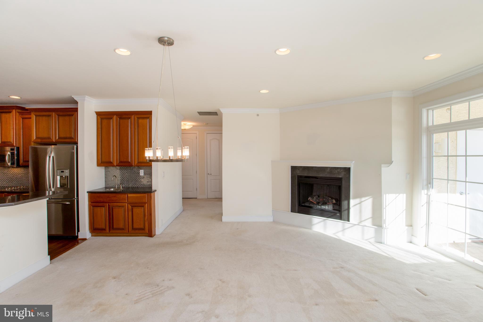 MERIDIAN VALLEY SQ - Residential