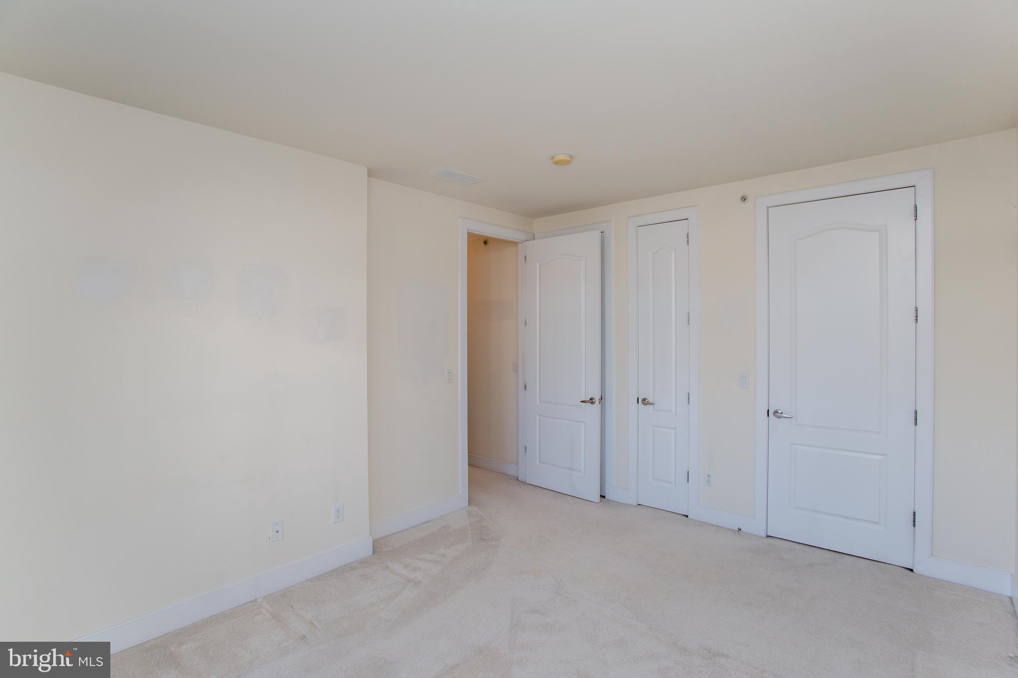 MERIDIAN VALLEY SQ - Residential