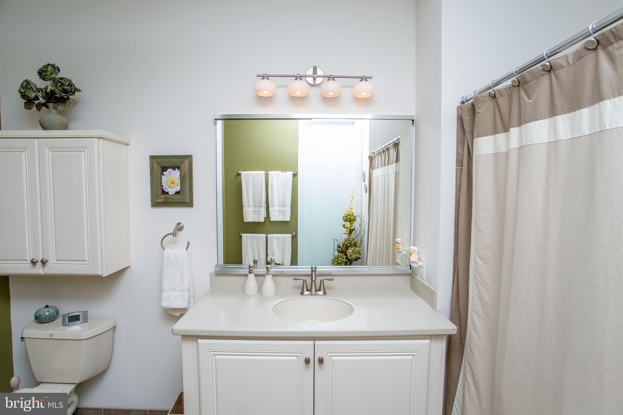 MERIDIAN VALLEY SQ - Residential