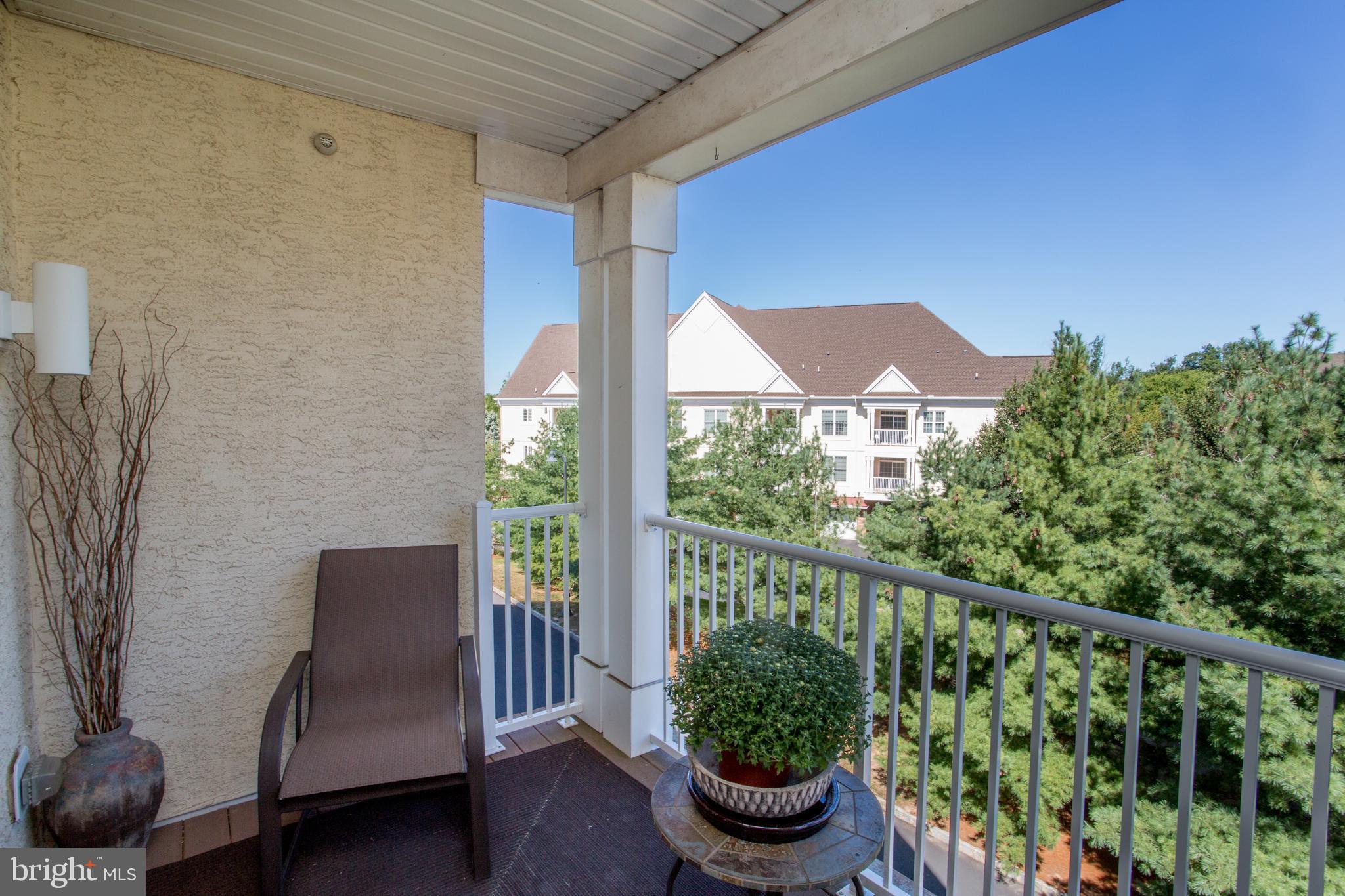 MERIDIAN VALLEY SQ - Residential