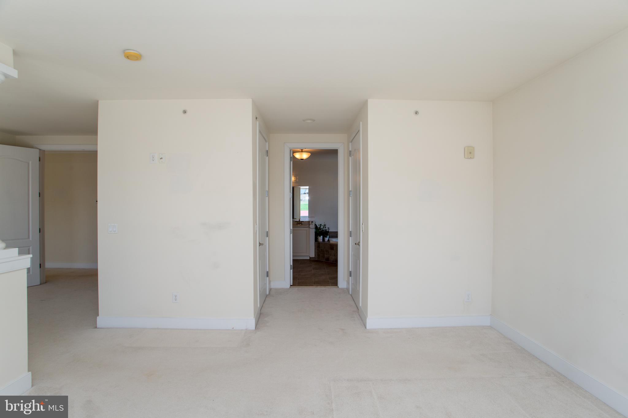 MERIDIAN VALLEY SQ - Residential