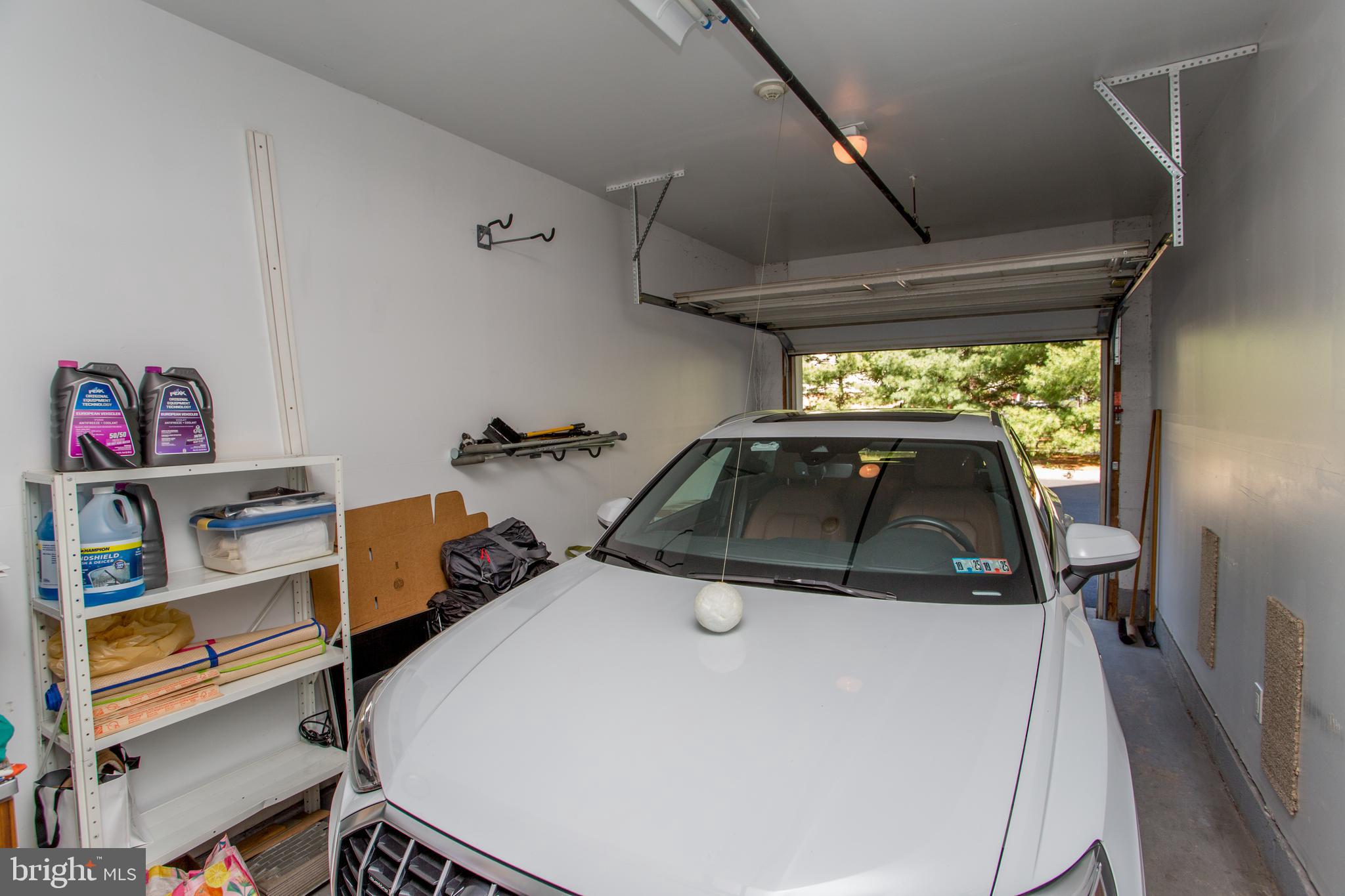 MERIDIAN VALLEY SQ - Residential