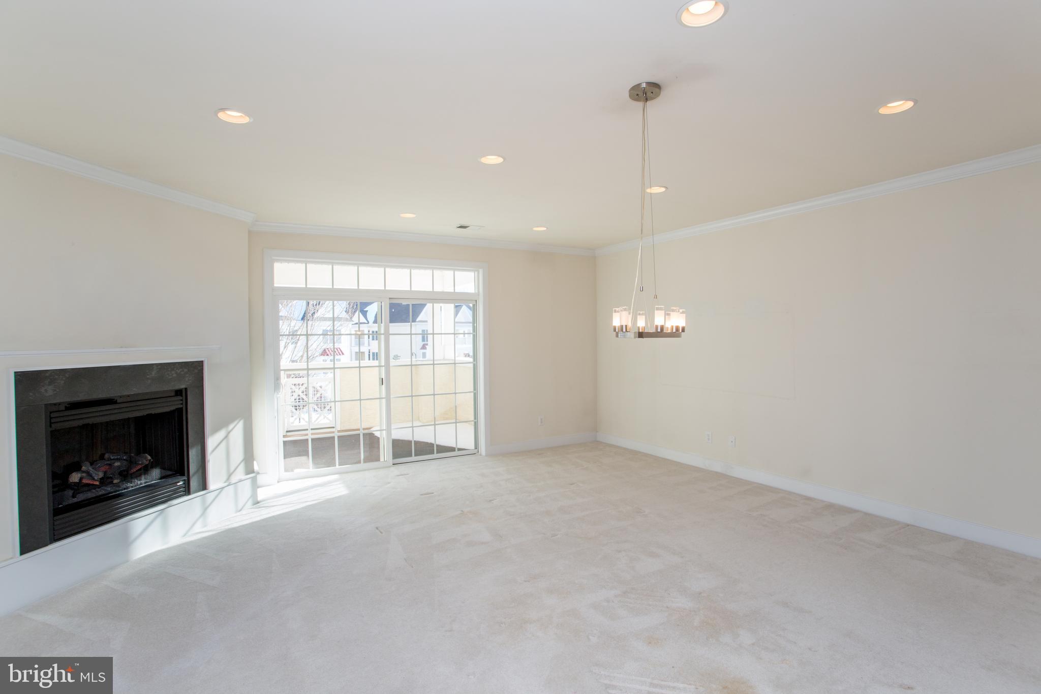 MERIDIAN VALLEY SQ - Residential