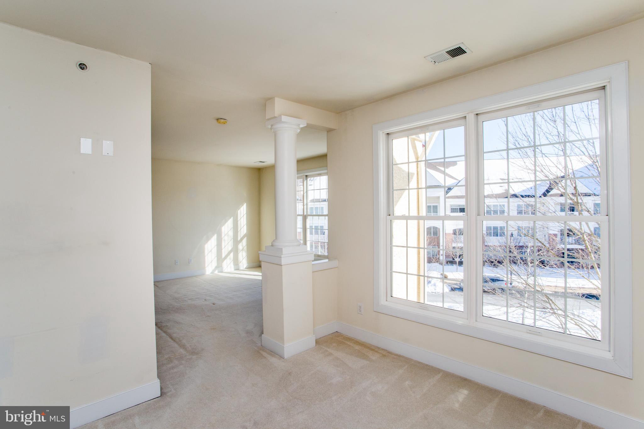 MERIDIAN VALLEY SQ - Residential