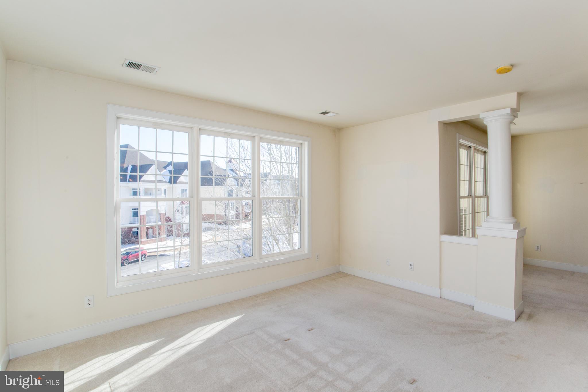 MERIDIAN VALLEY SQ - Residential