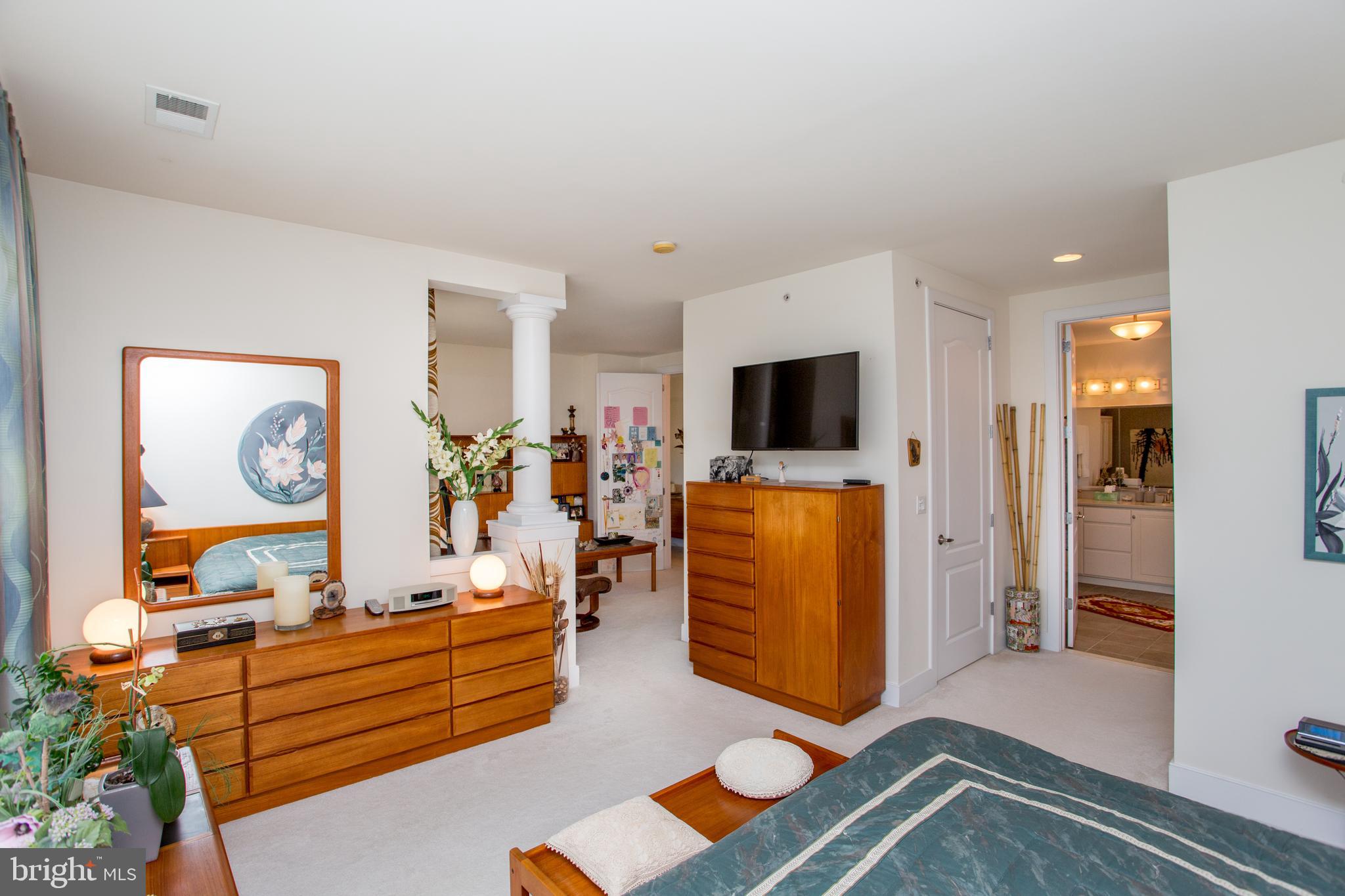 MERIDIAN VALLEY SQ - Residential