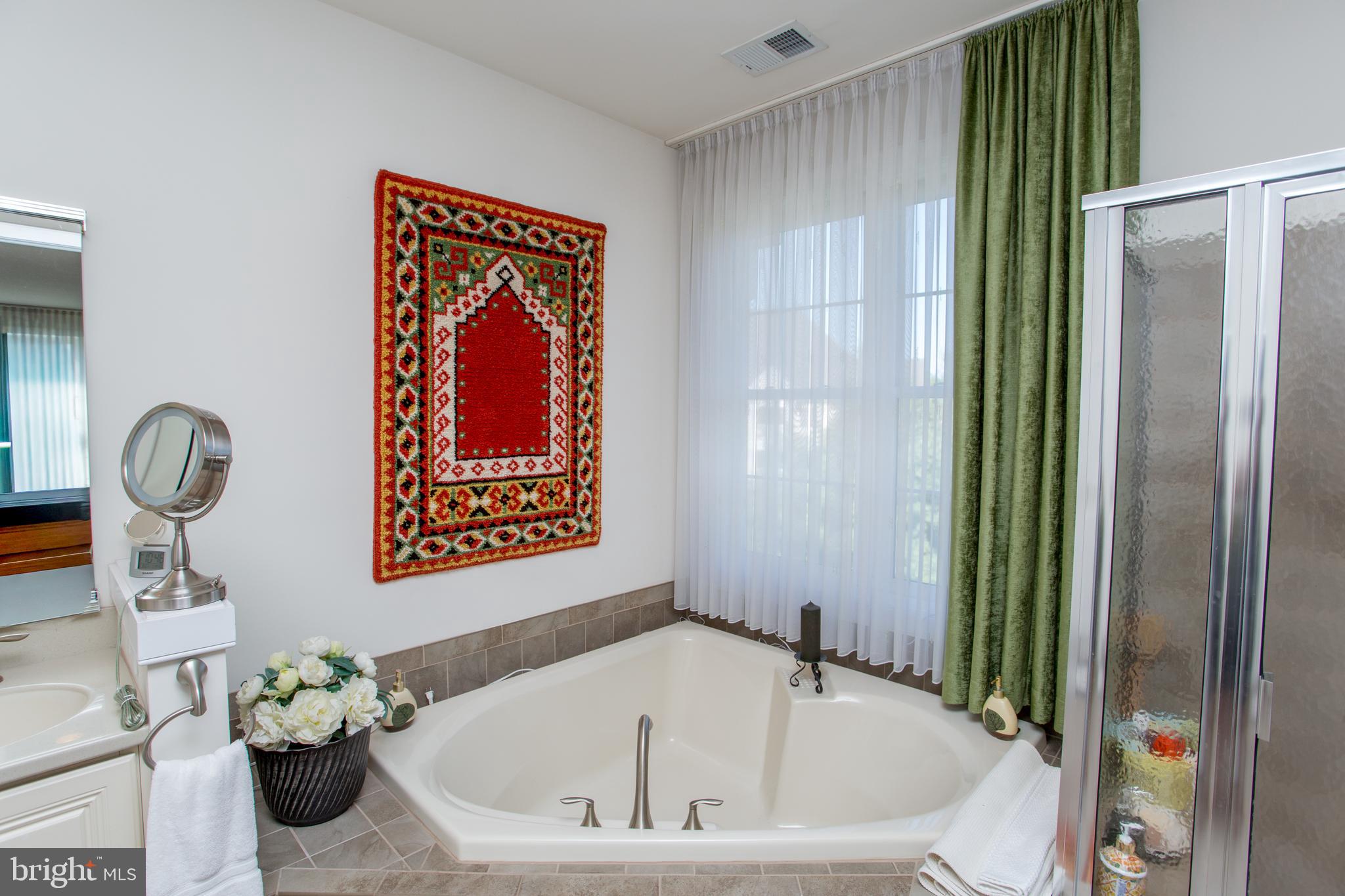 MERIDIAN VALLEY SQ - Residential