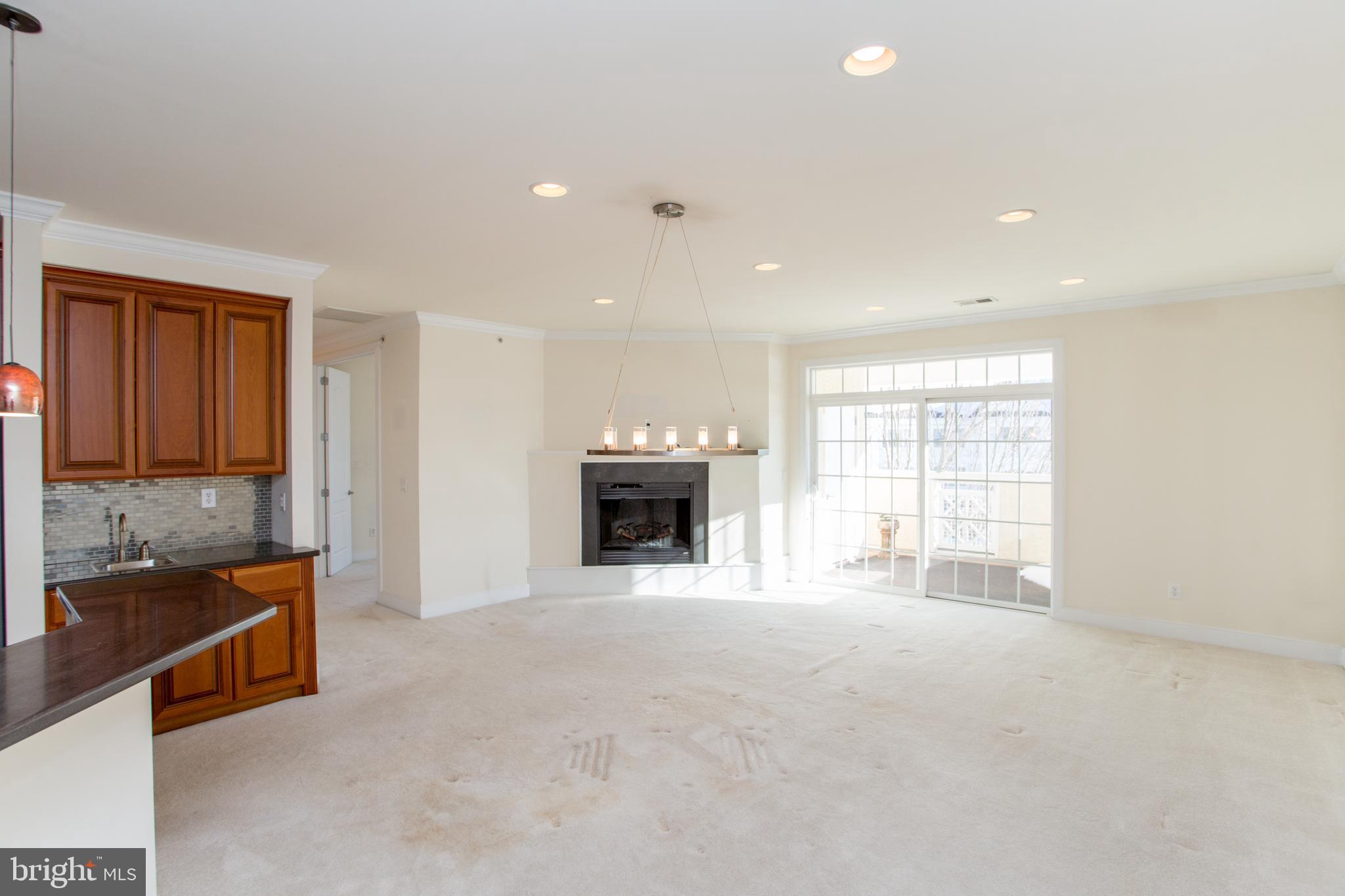 MERIDIAN VALLEY SQ - Residential