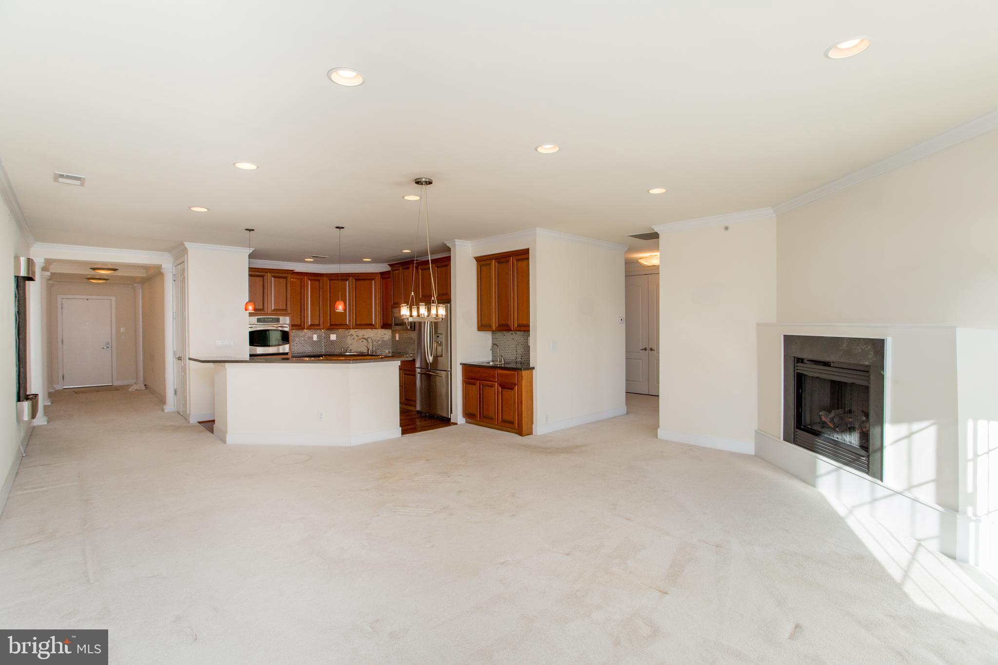 MERIDIAN VALLEY SQ - Residential