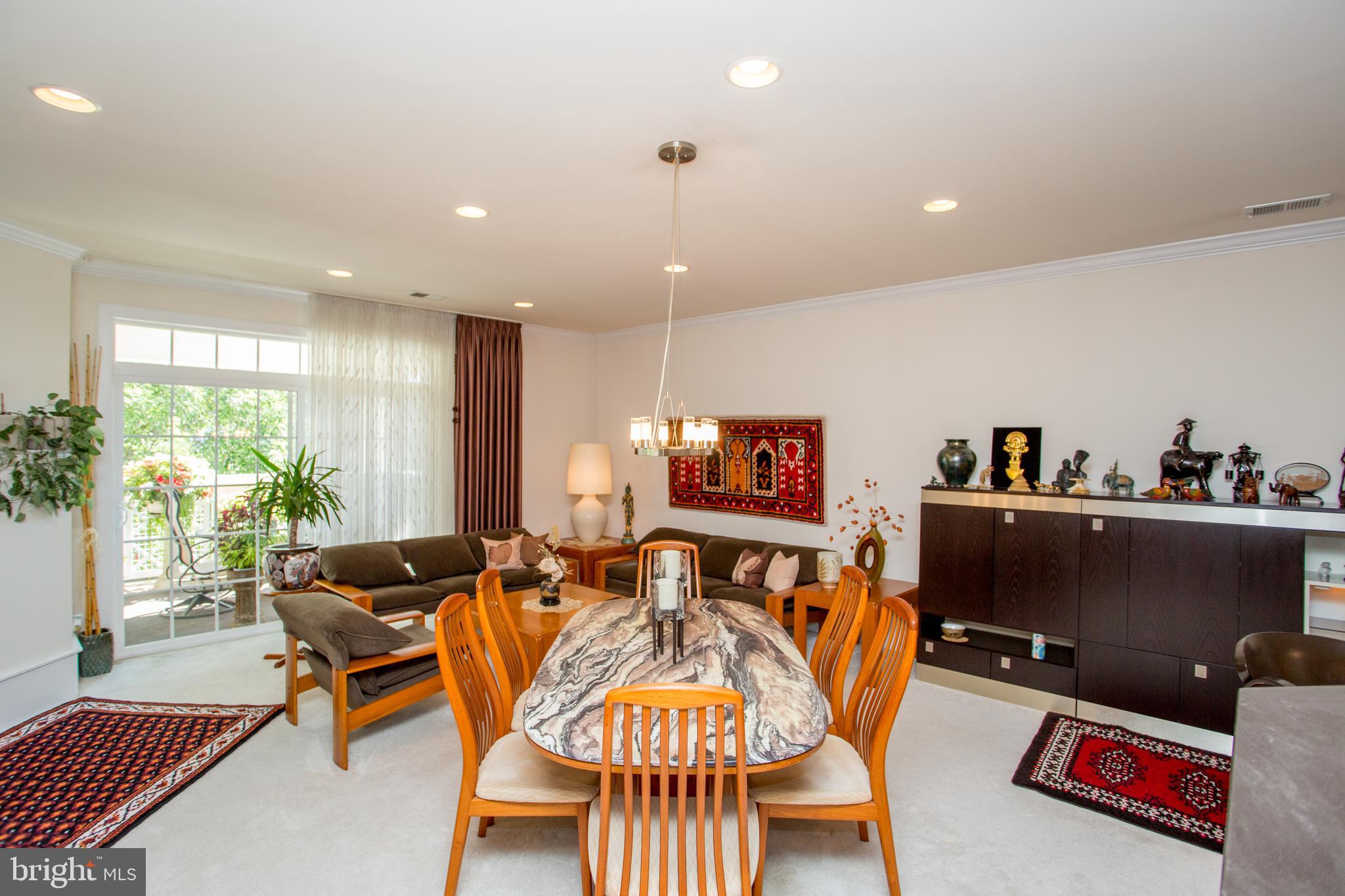 MERIDIAN VALLEY SQ - Residential