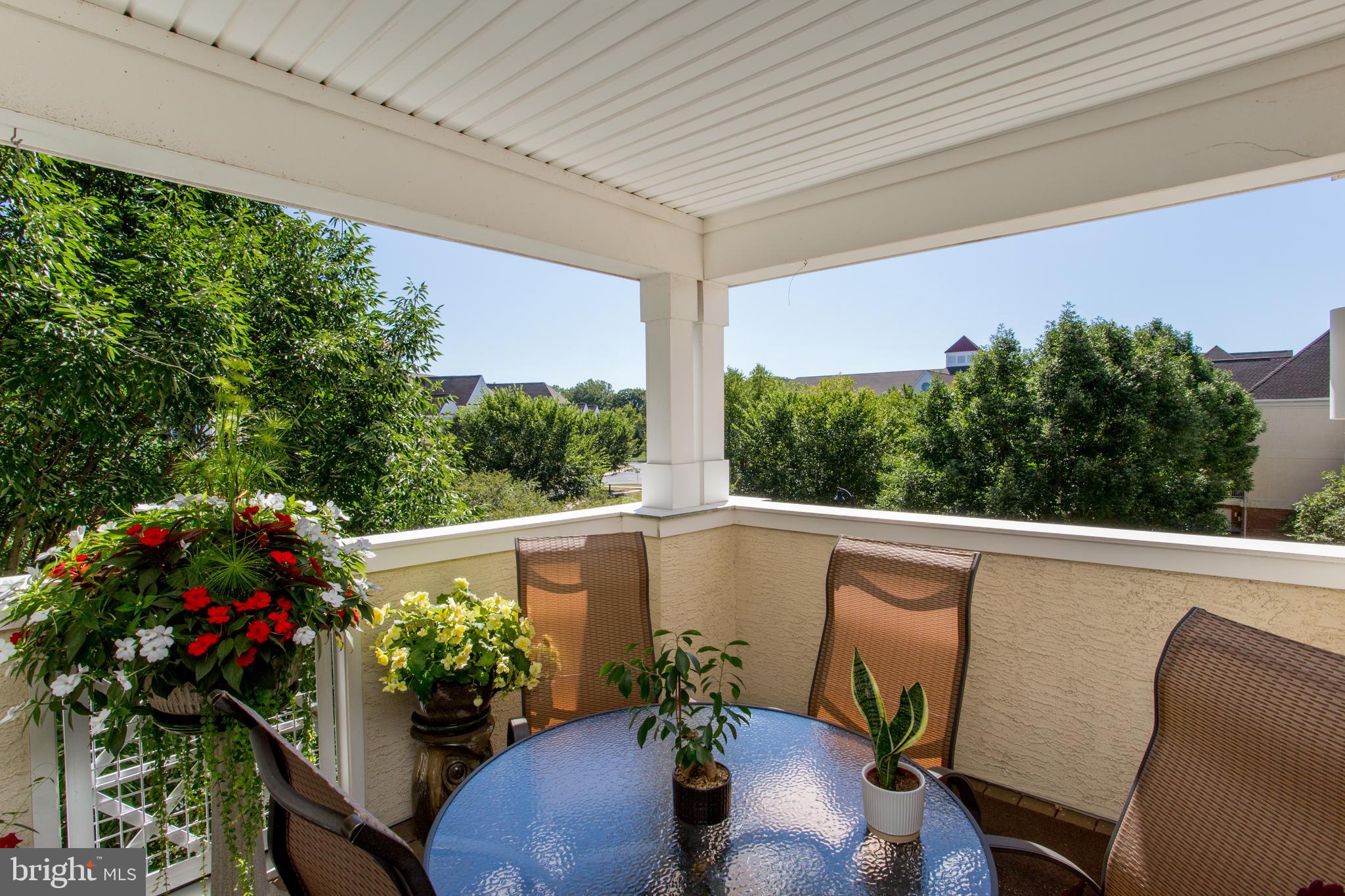 MERIDIAN VALLEY SQ - Residential