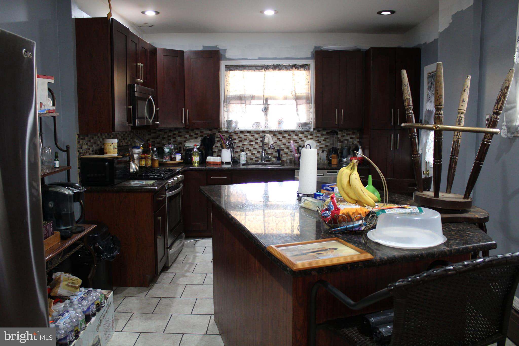 ELMWOOD PARK - Residential