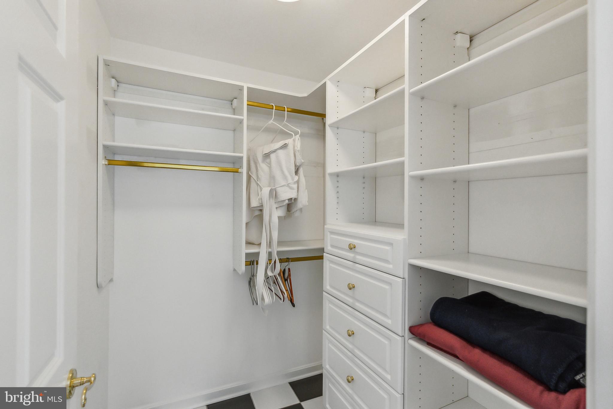 OLDE SWINKS MILL ESTATES - Residential