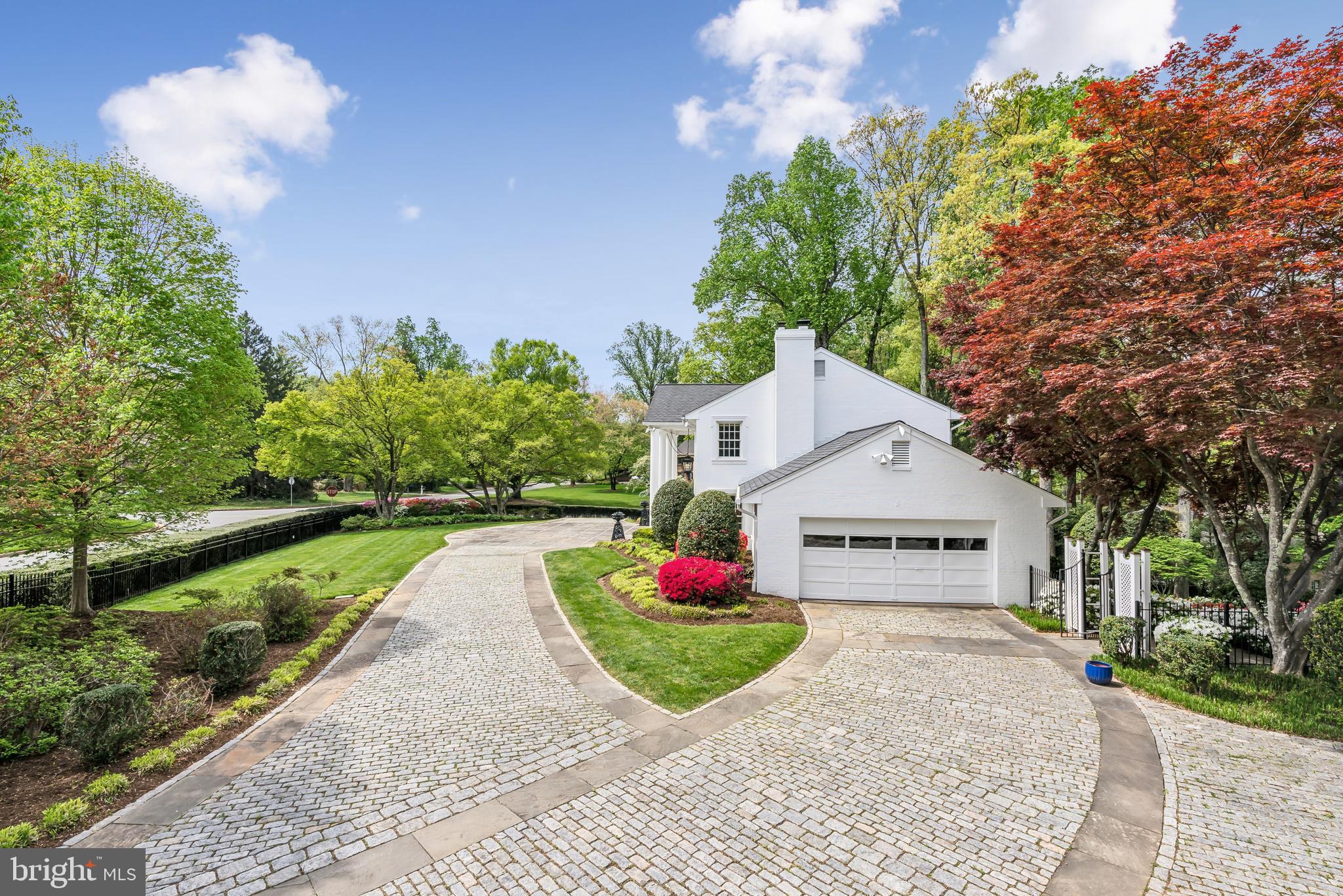932 WOBURN COURT