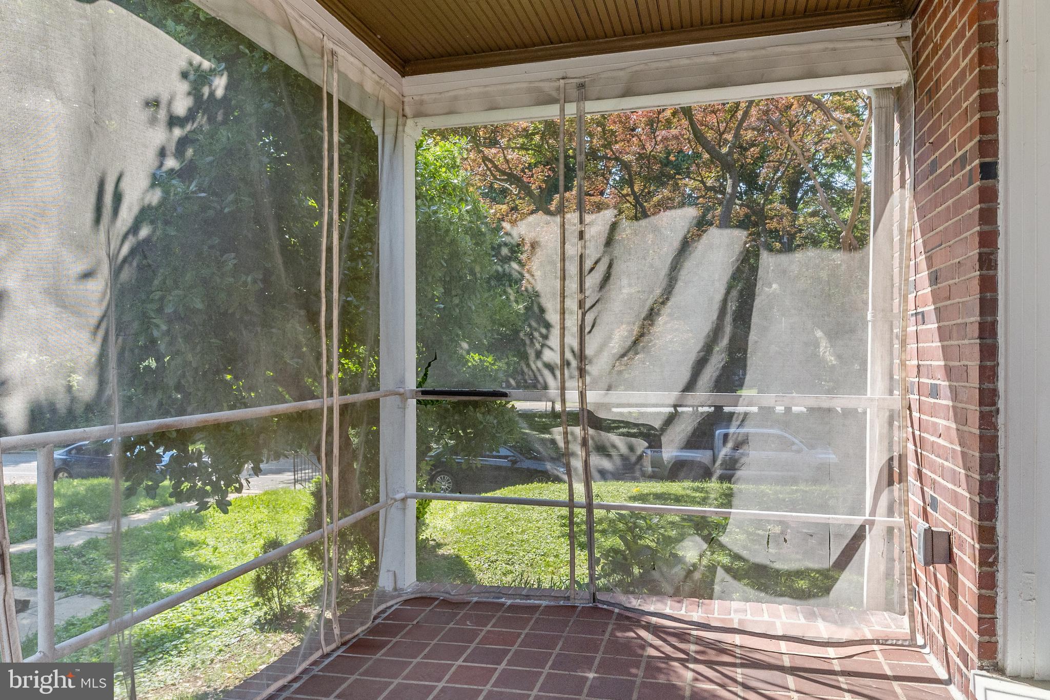 TEN HILLS - Residential