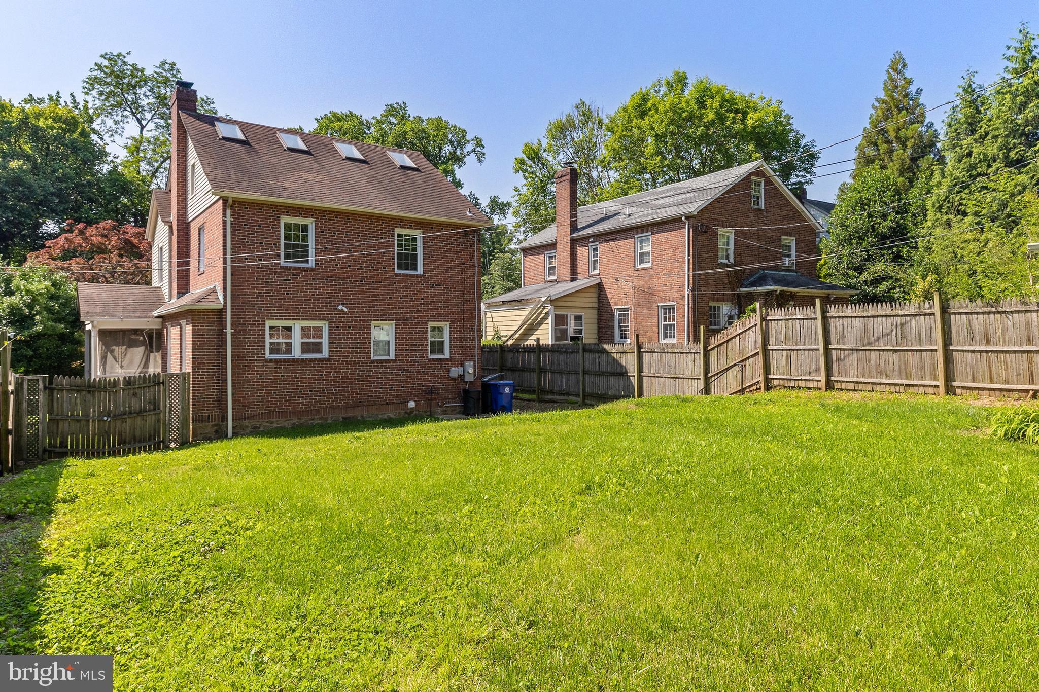 TEN HILLS - Residential