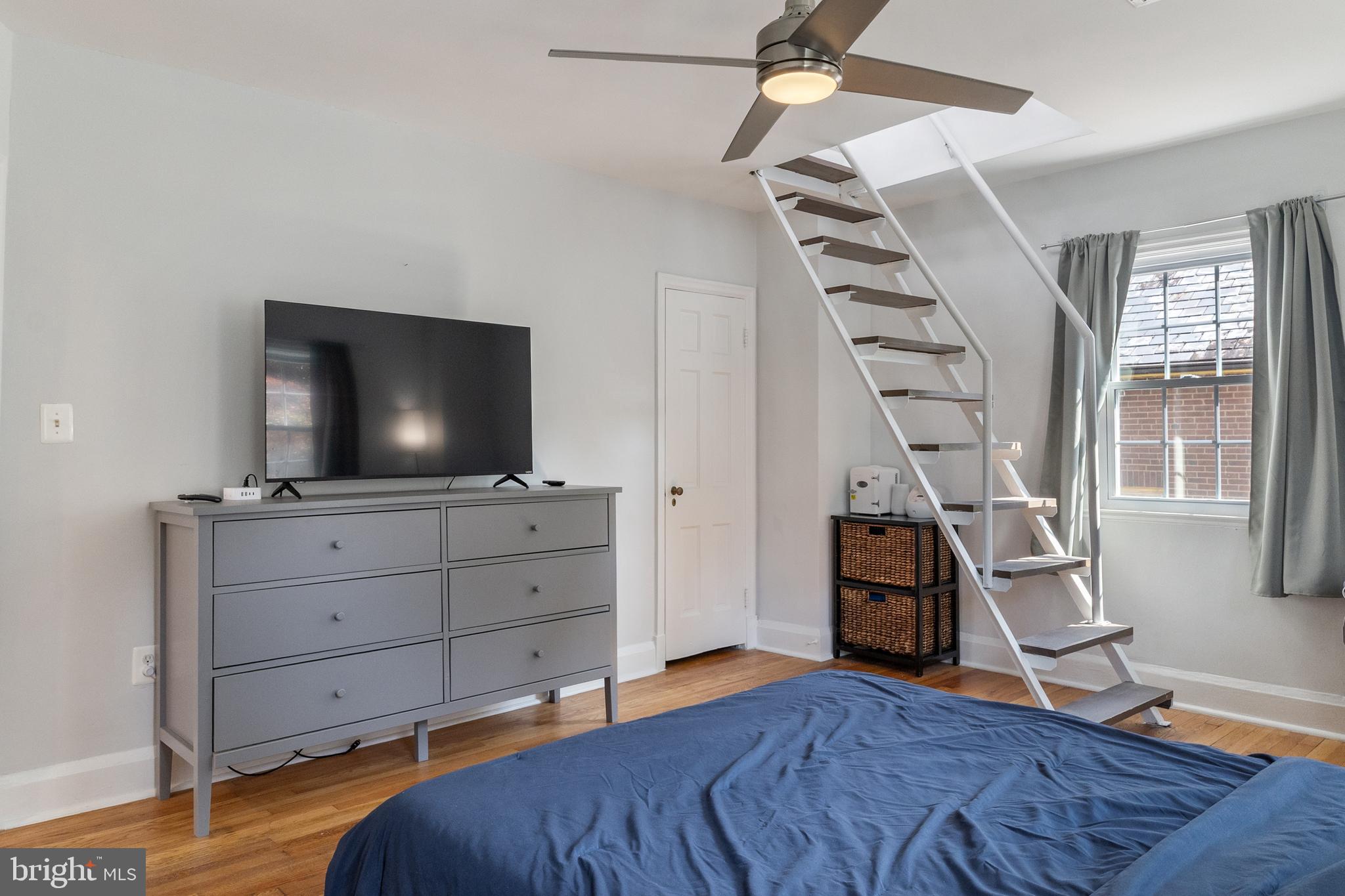 TEN HILLS - Residential