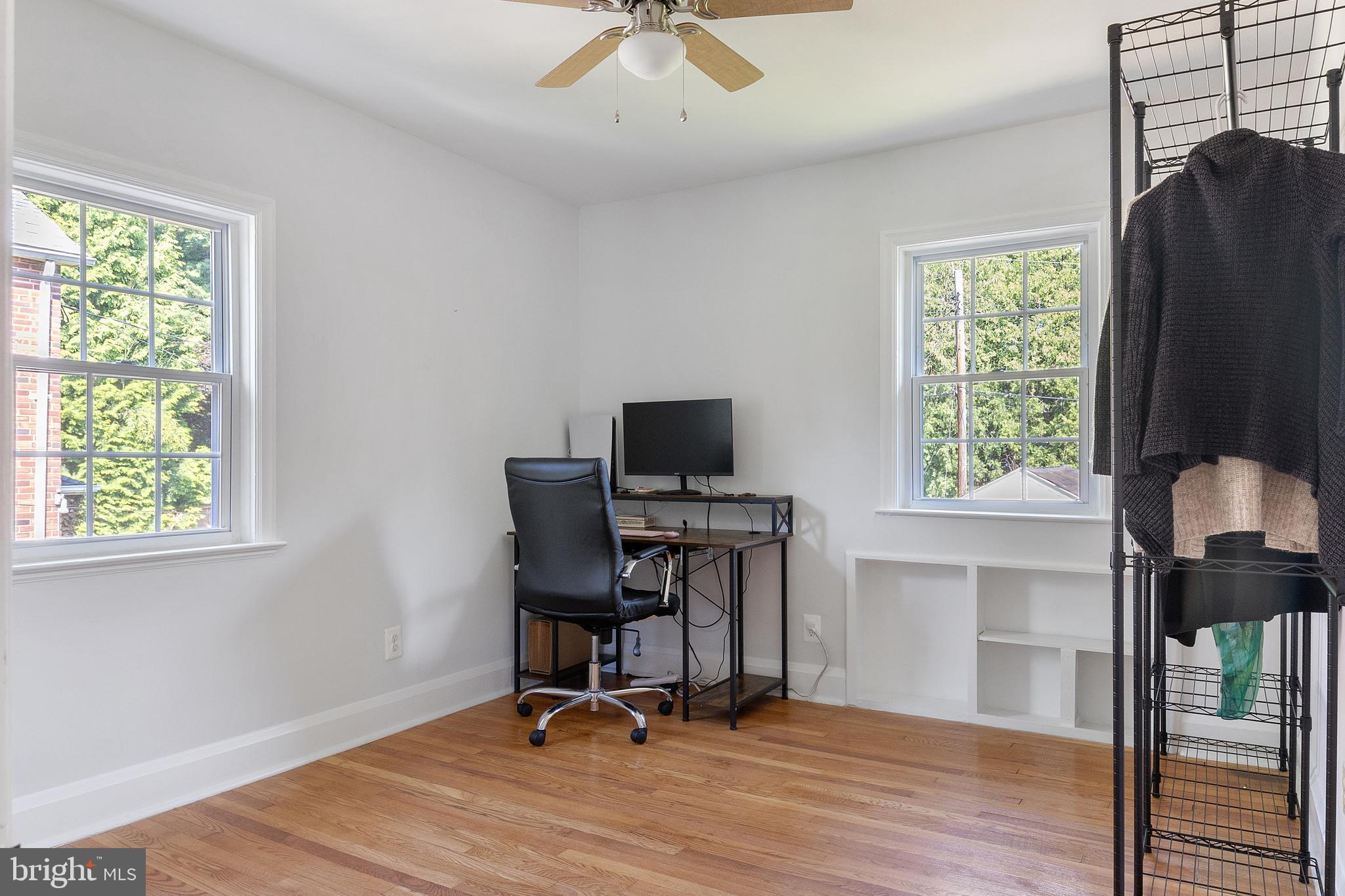 TEN HILLS - Residential