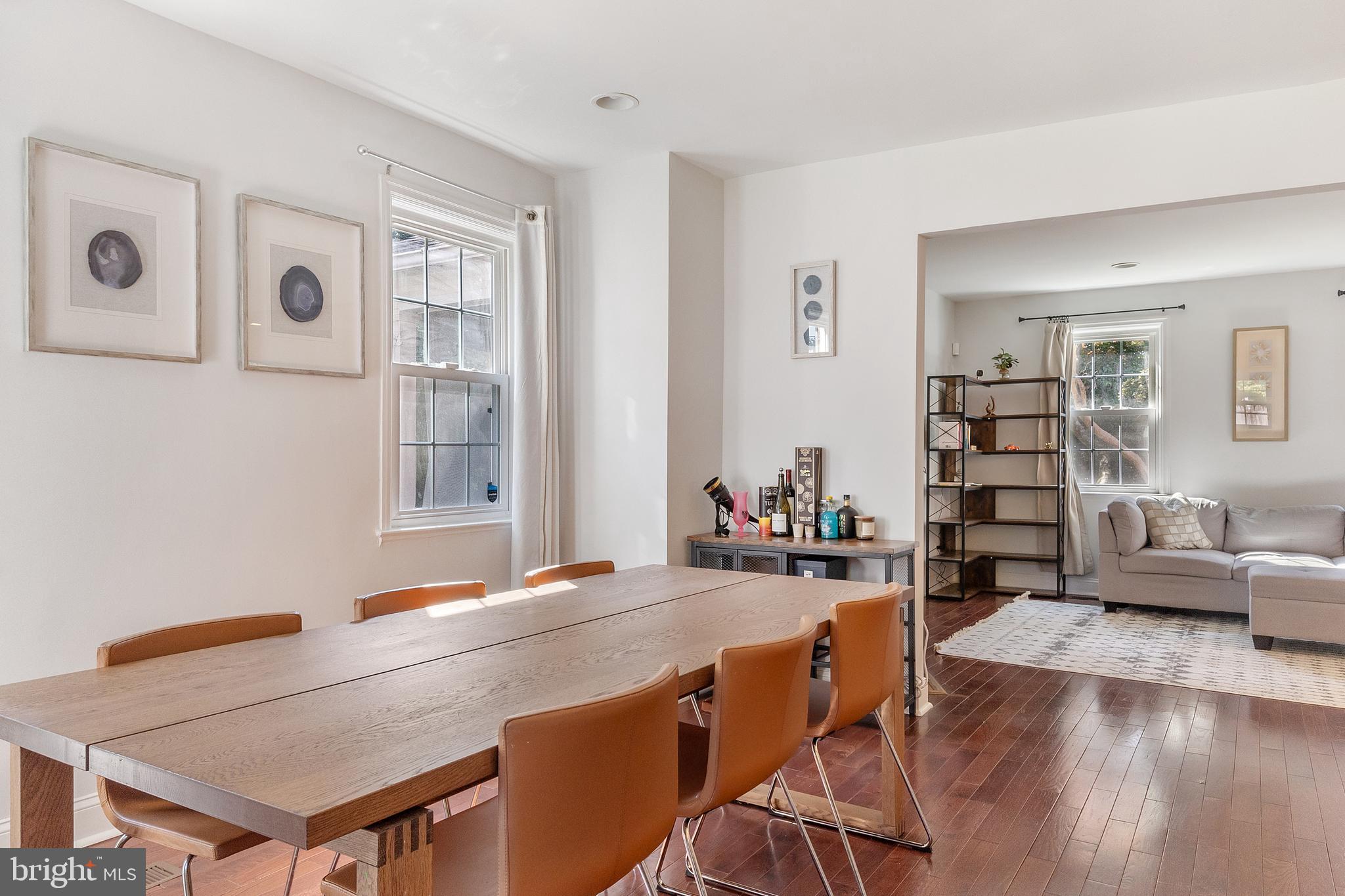 TEN HILLS - Residential